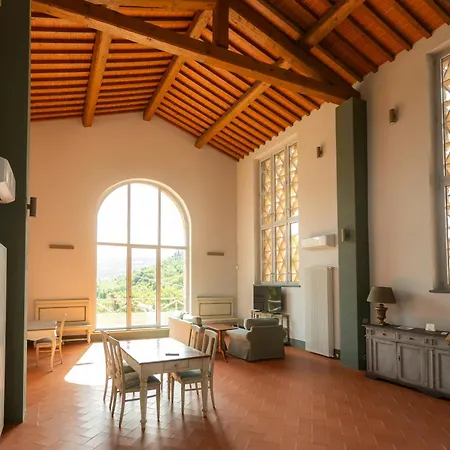 בית נופש Renovated Barn Among Chianti Vineyards