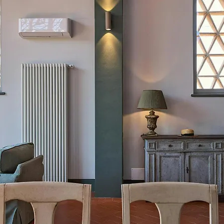 Renovated Barn Among Chianti Vineyards Tatil Evi